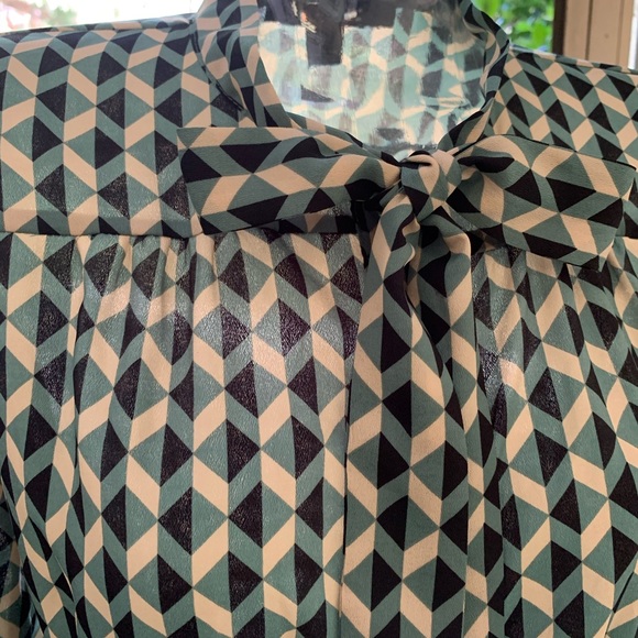 Retro inspired button up shift dress w neck tie - Picture 12 of 16